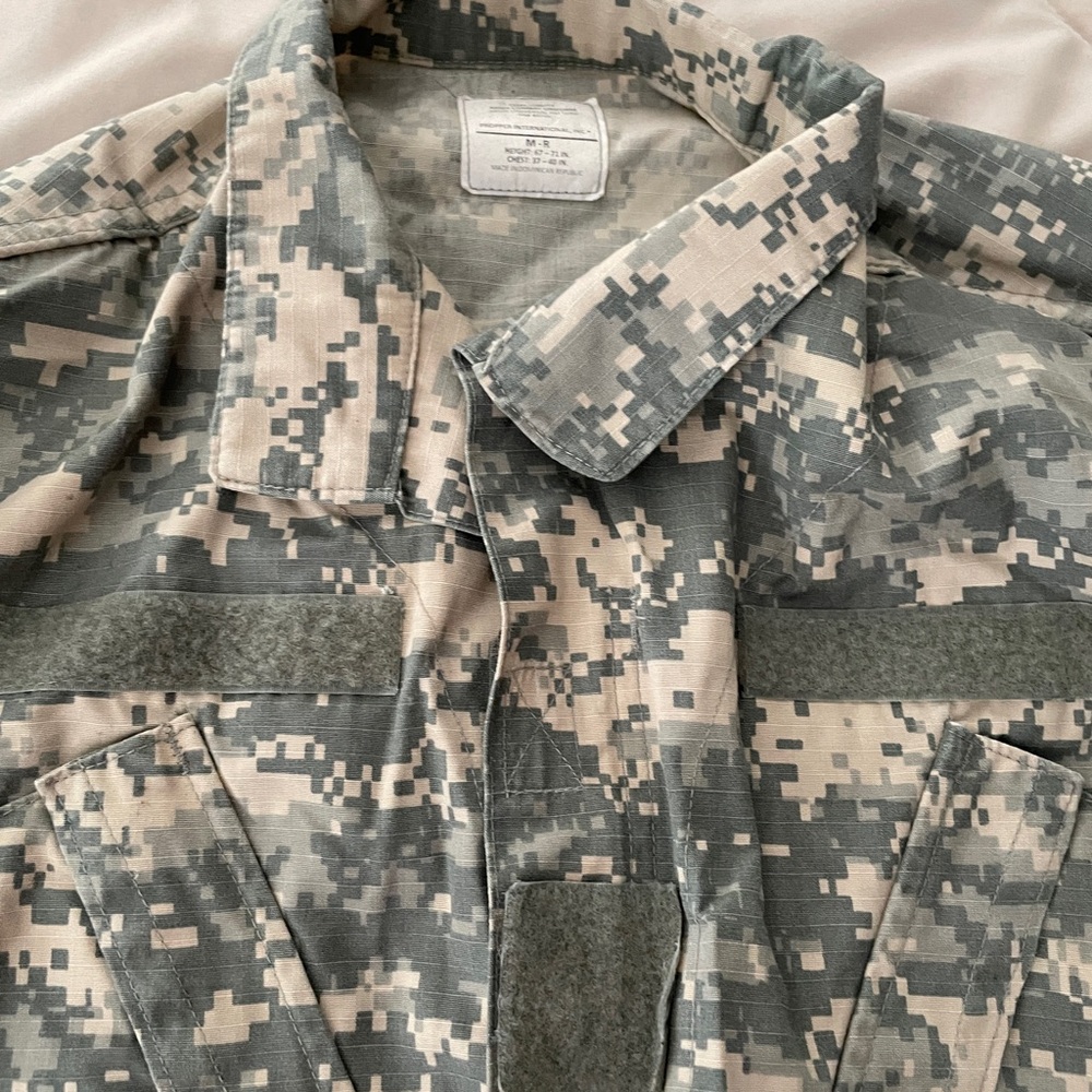 Coat, Utility Army Combat Uniform Army Universal … - image 2